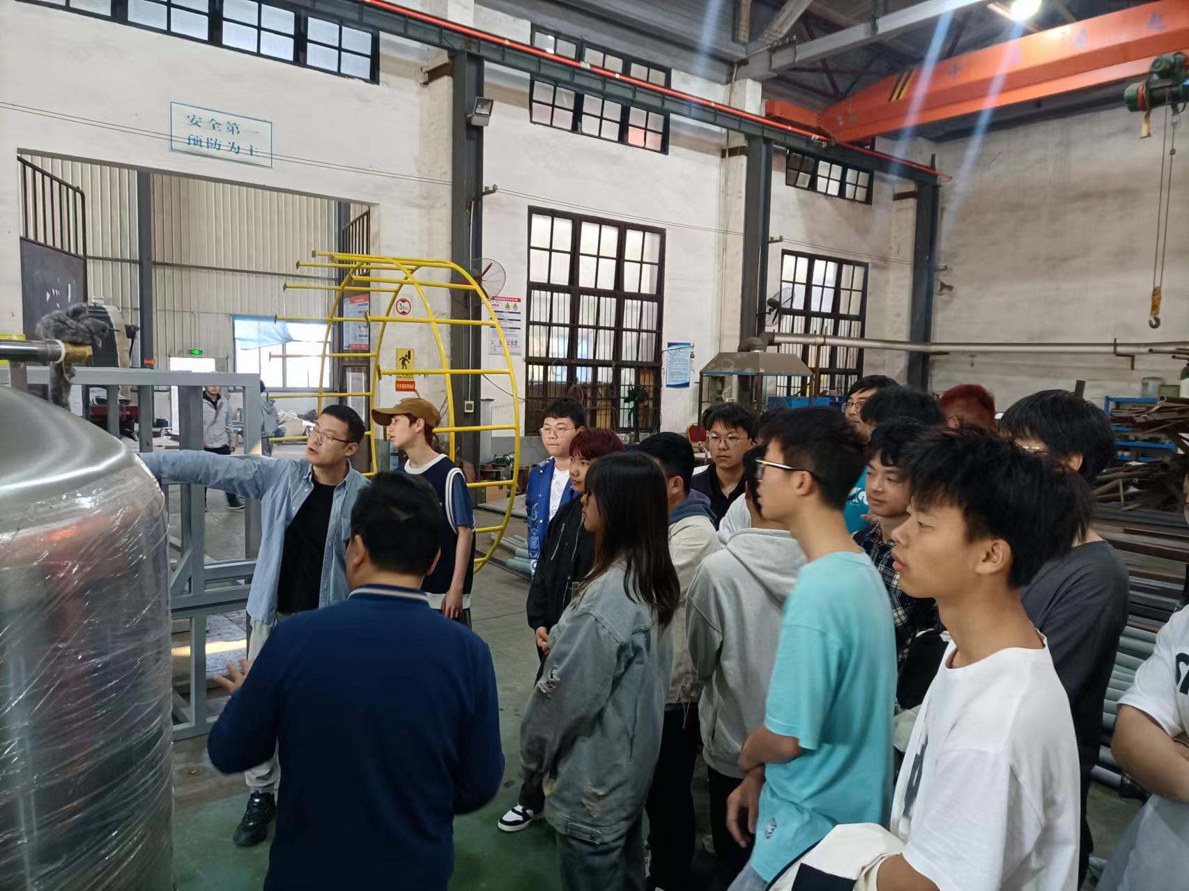 湖南工程学院近200名学生来安博（中国）认知实习